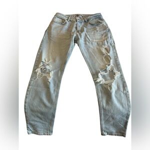 Zara jeans size 34 

Smoke free pet free home